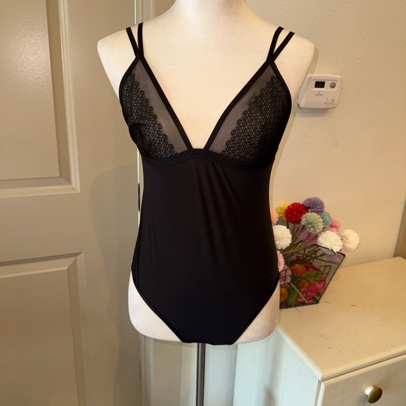 🖤 NWOT Victoria's Secret STRAPPY Black MESH Detail Bodysuit SIZE LARGE - Picture 1 of 4
